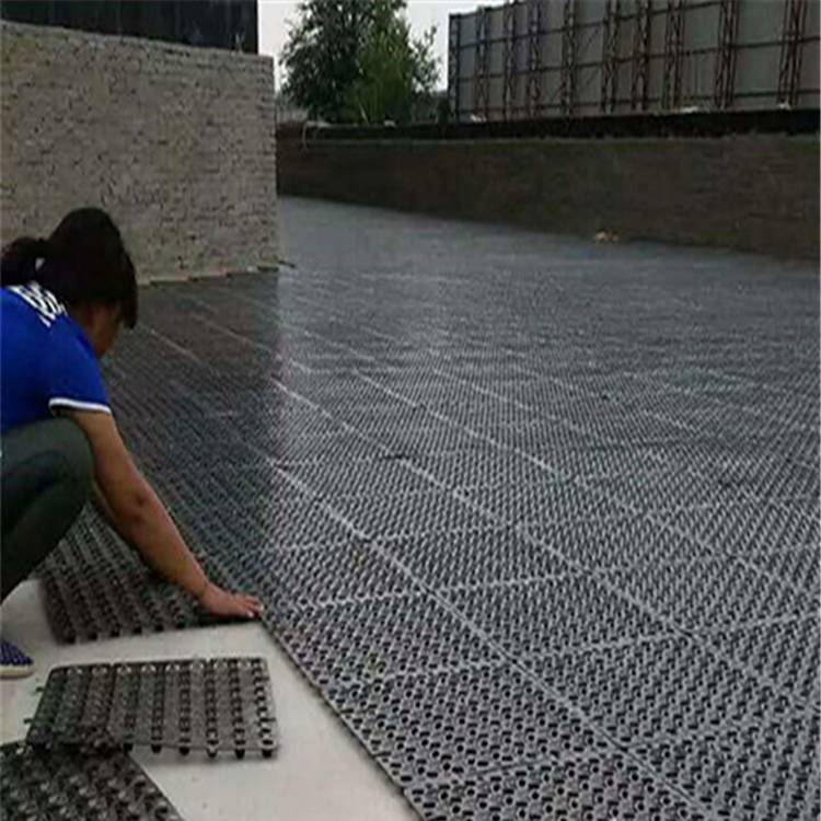 江蘇地下室車(chē)庫(kù)排水板，江蘇塑料排水板廠家銷(xiāo)售